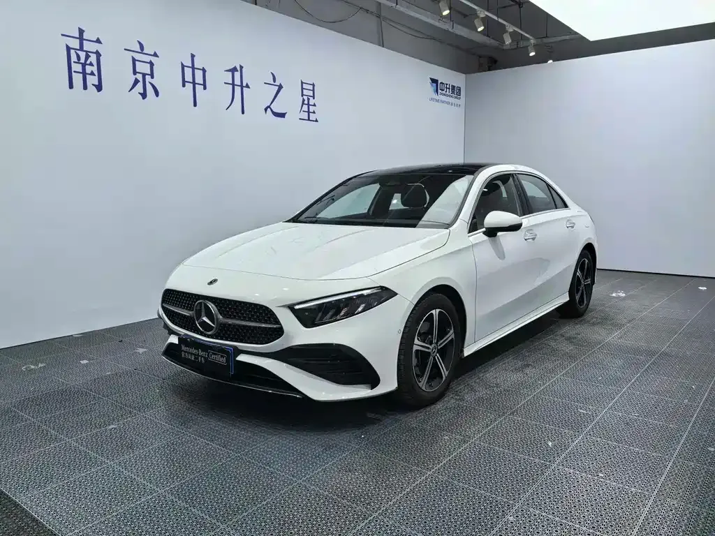 Mercedes-Benz A-Class — фото 1