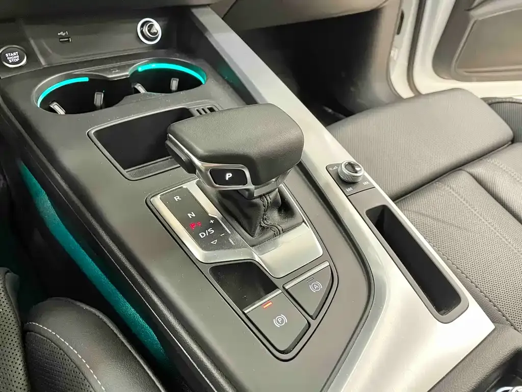Audi A4L 2024 из CN, фото 7
