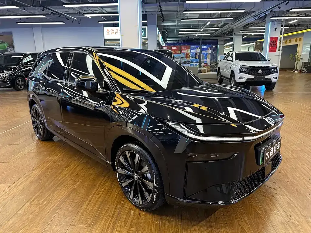 Toyota Platinum 3X 2025 из CN, фото 3