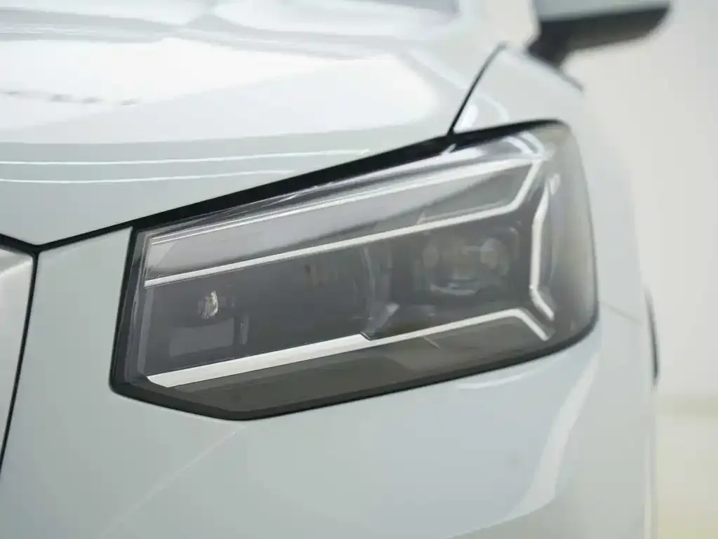 Audi Q2L 2023 из CN, фото 10