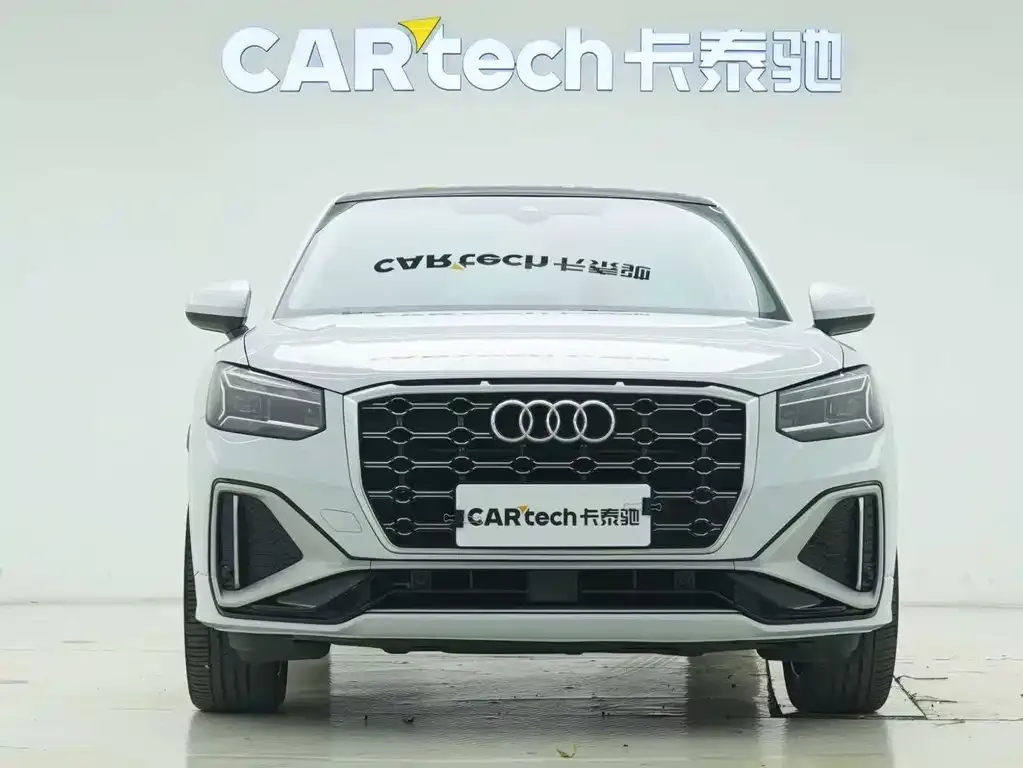 Audi Q2L 2023 из CN, фото 2