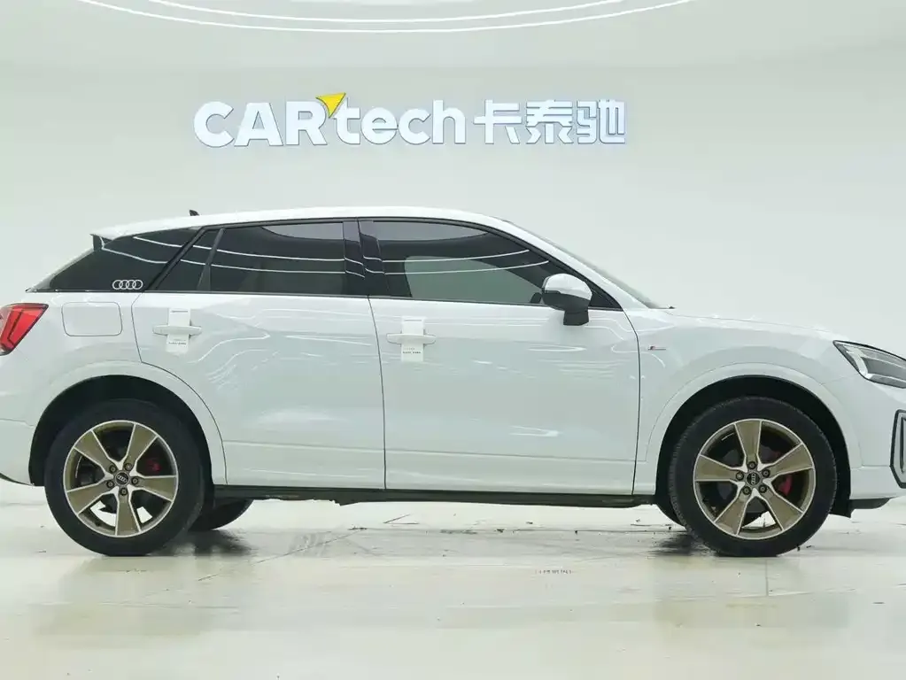 Audi Q2L 2023 из CN, фото 4