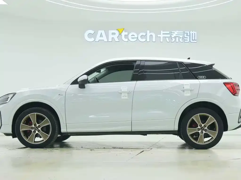 Audi Q2L 2023 из CN, фото 8
