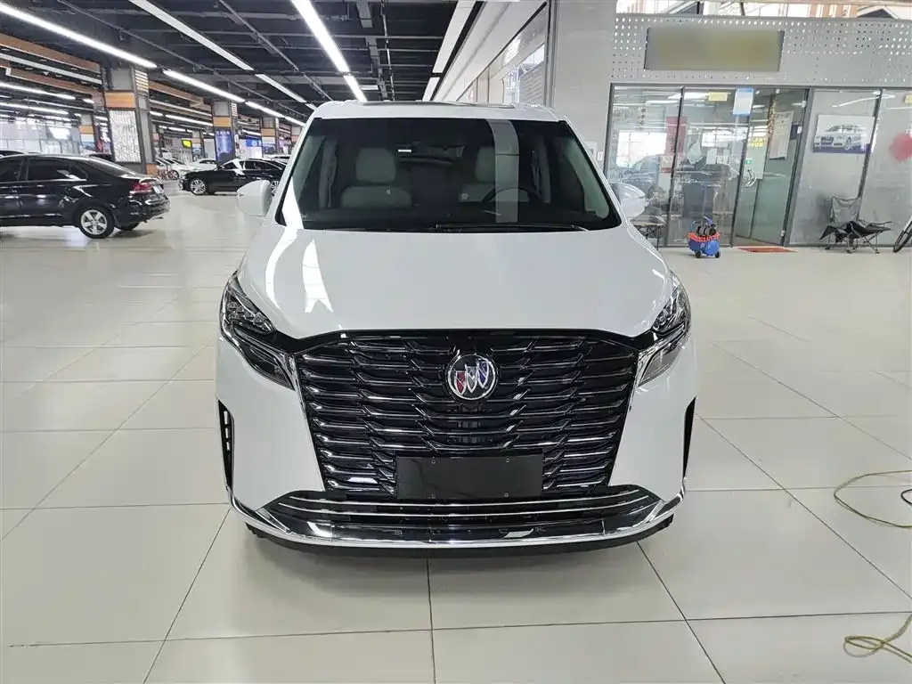 Buick GL8 2023 из CN, фото 3