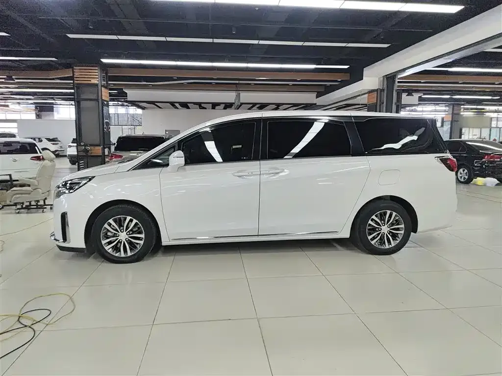 Buick GL8 2023 из CN, фото 5