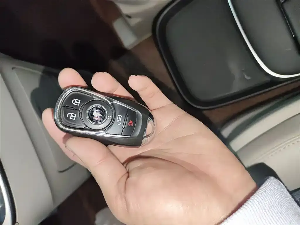 Buick GL8 2023 из CN, фото 9