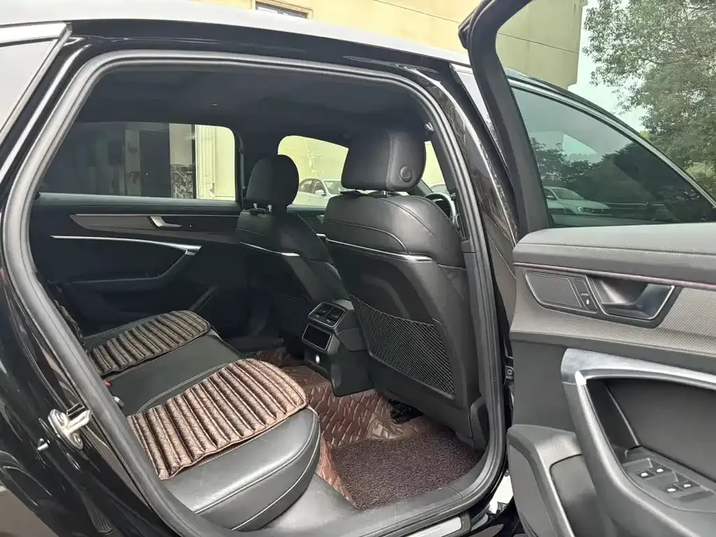 Audi A6L 2021 из CN, фото 10