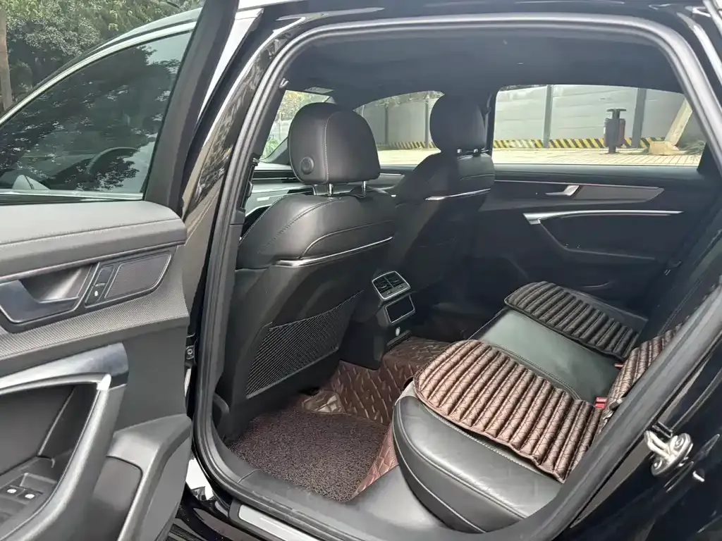 Audi A6L 2021 из CN, фото 5