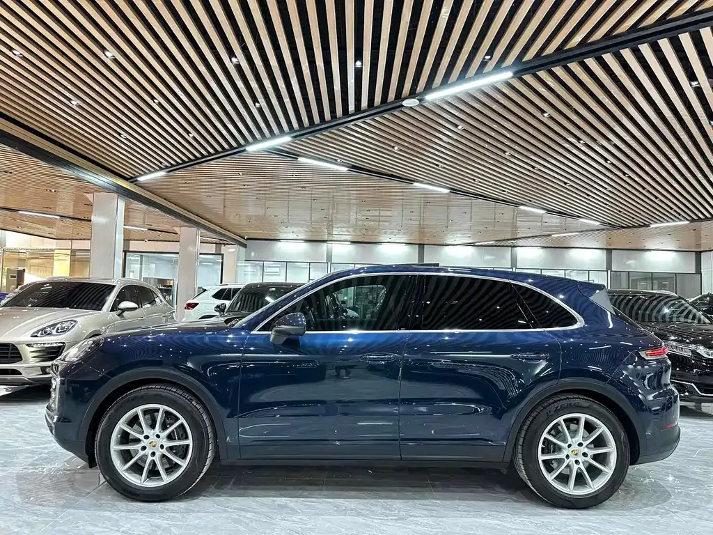 Porsche Cayenne — фото 5