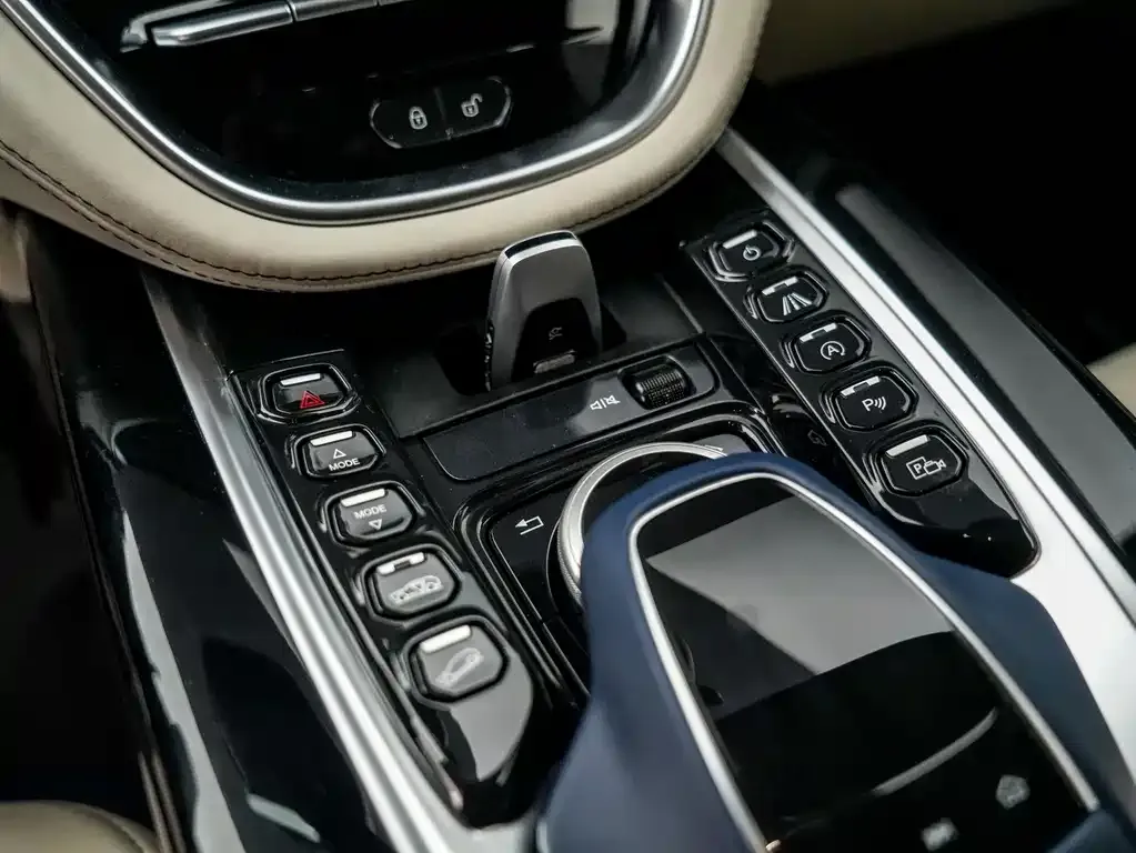 Aston Martin DBX 2022 из CN, фото 10