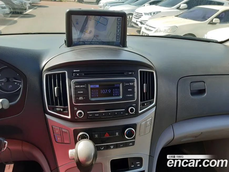 Hyundai Starex — фото 10