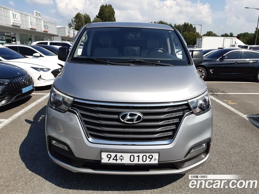 Hyundai Starex — фото 2