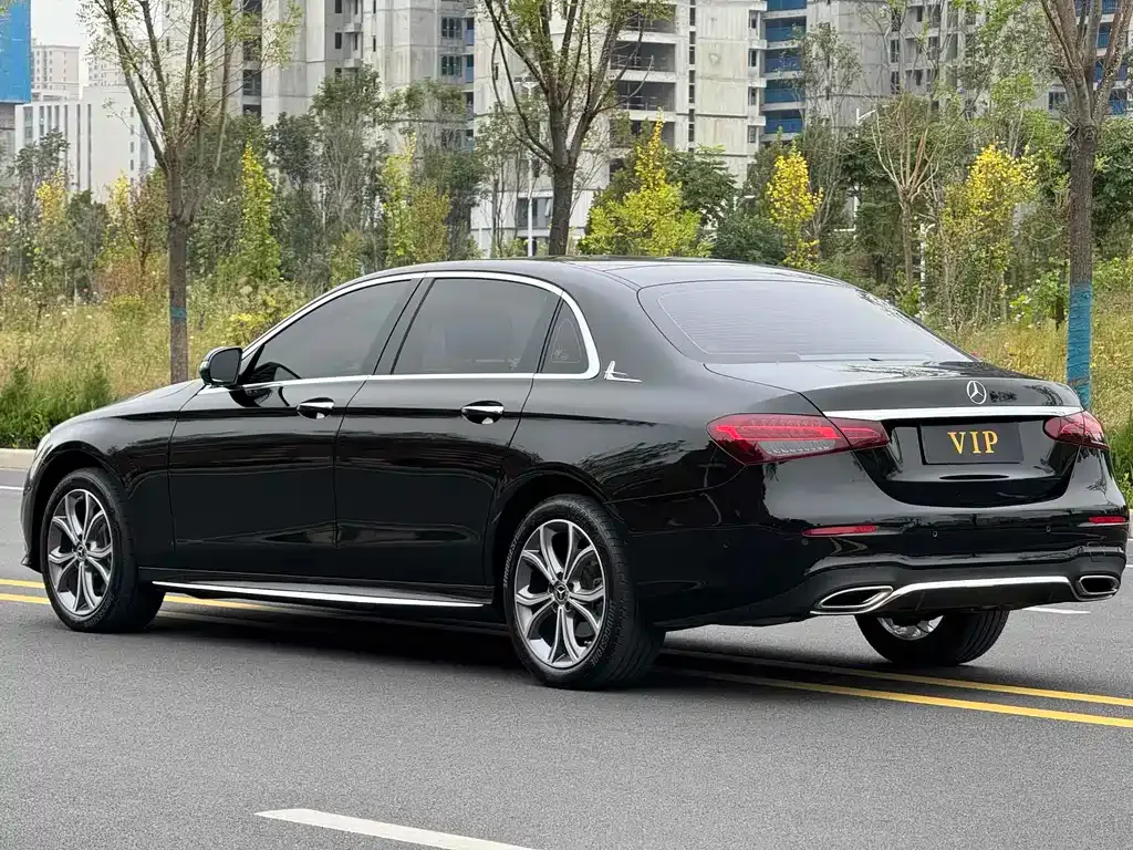 Mercedes-Benz E-Class — фото 5