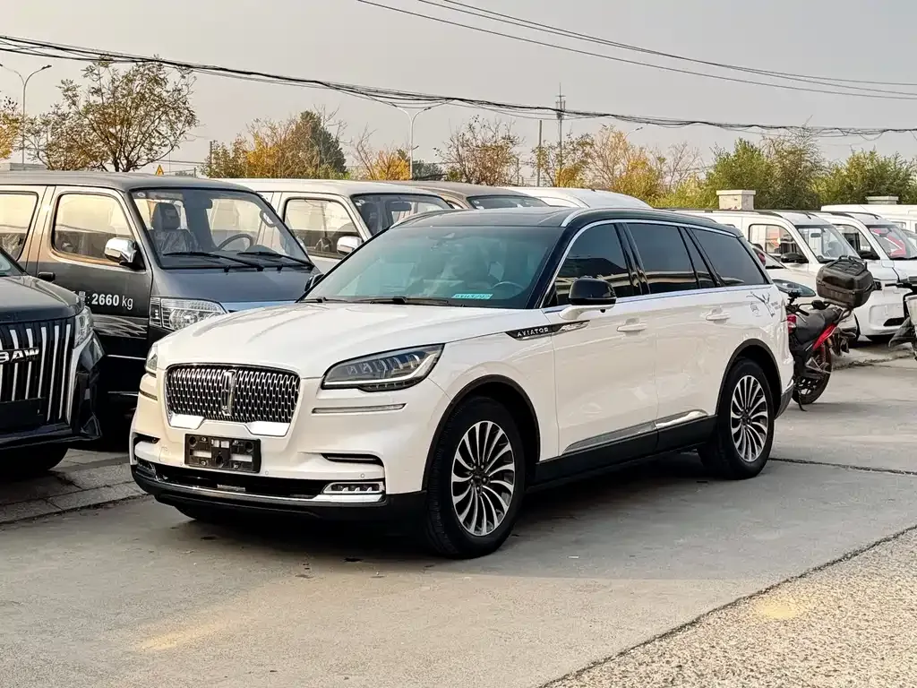 Lincoln Aviator — фото 1
