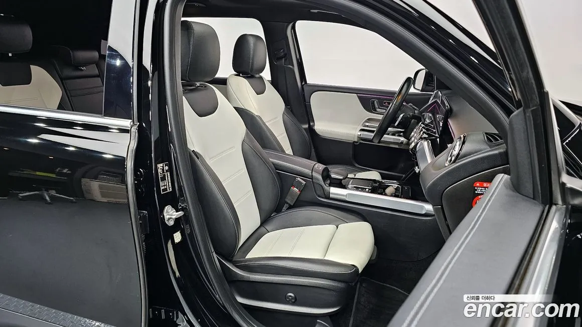Mercedes-Benz GLB-Class — фото 10