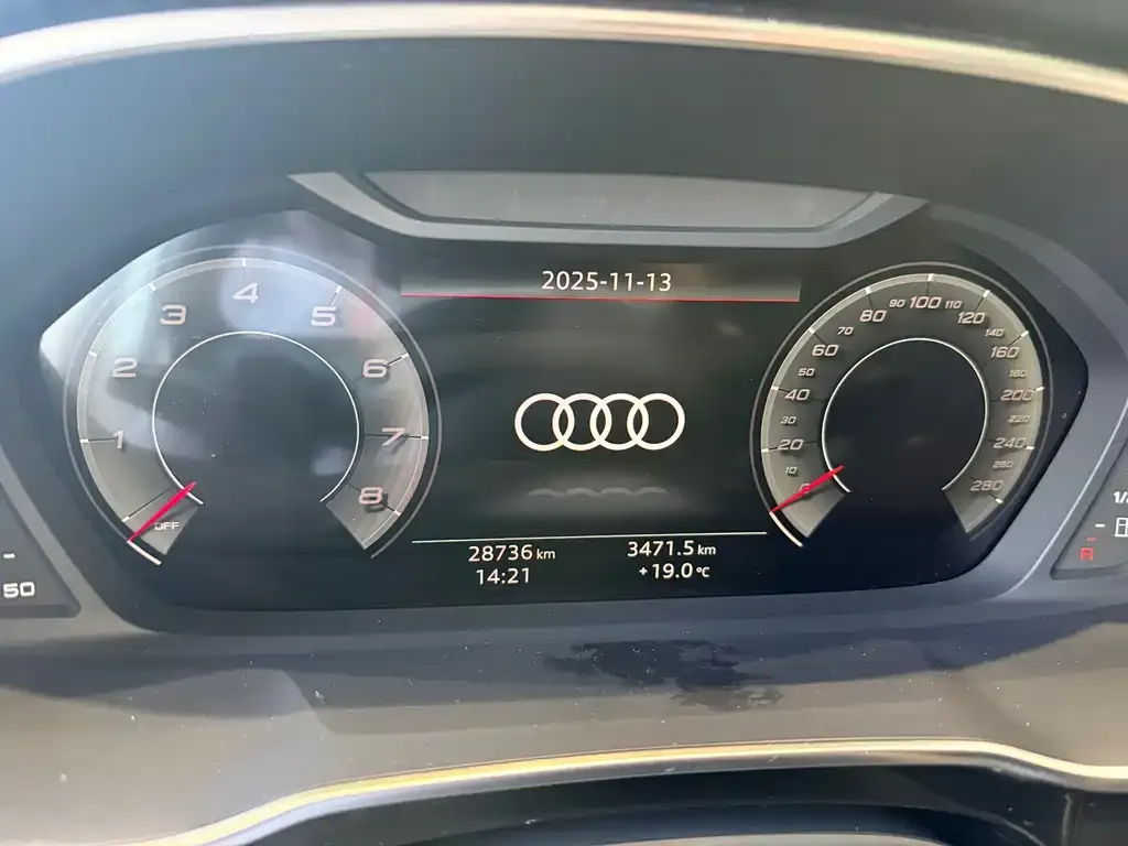 Audi Q3 — фото 10