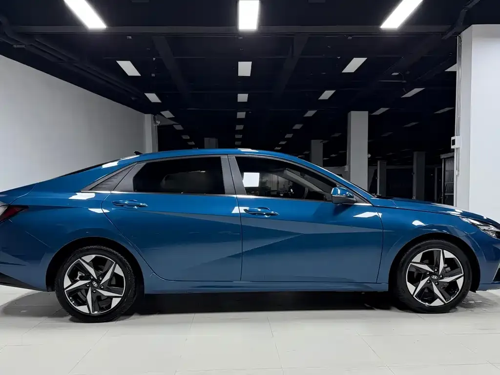 Hyundai Elantra 2022 из CN, фото 4