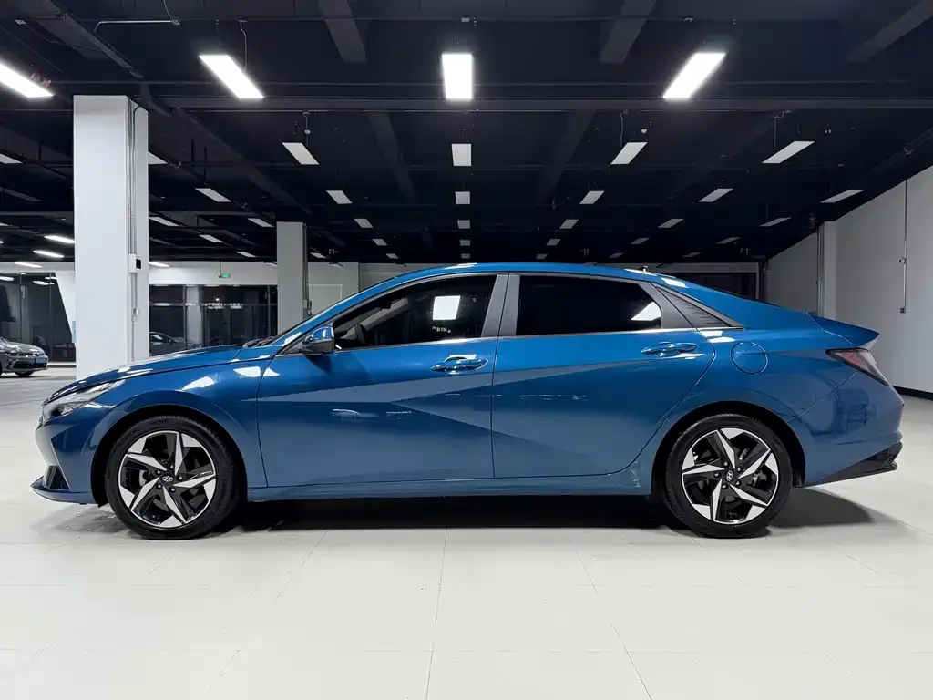 Hyundai Elantra 2022 из CN, фото 8