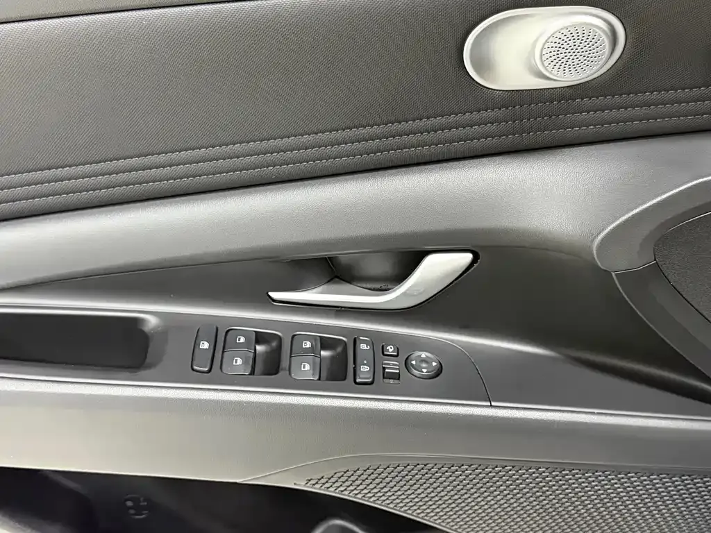 Hyundai Elantra 2022 из CN, фото 9