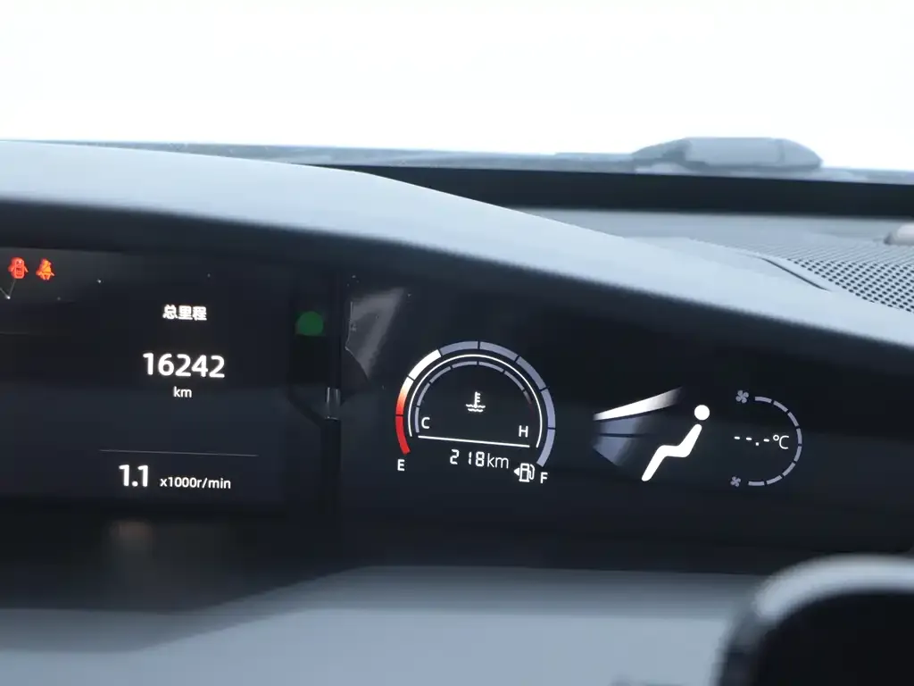 Changan UNI-V 2023 из CN, фото 9
