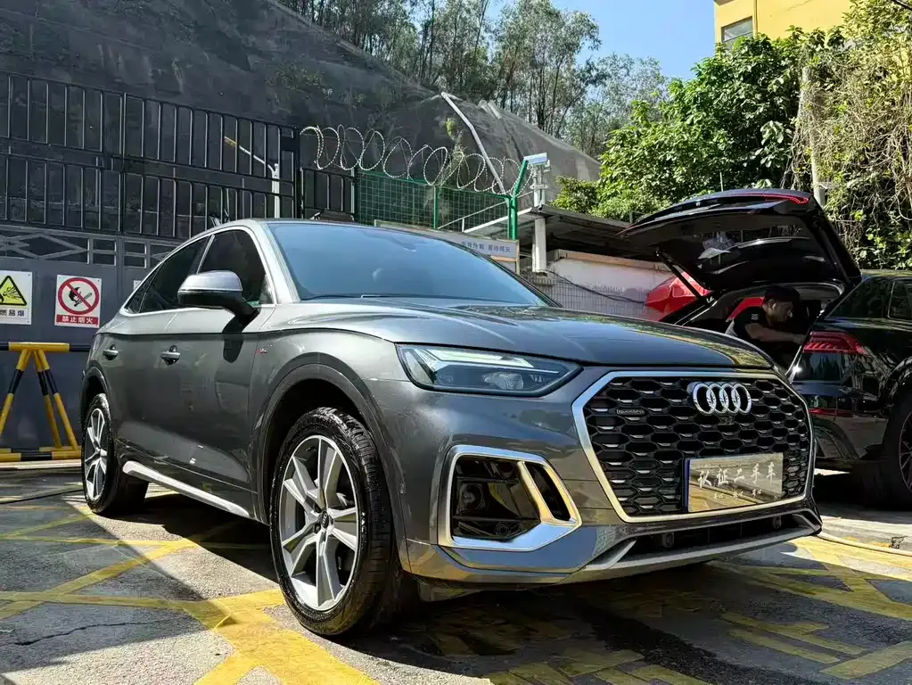 Audi Q5L Sportback 2022 из CN, фото 3