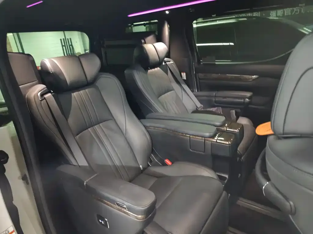 Toyota Vellfire 2025 из CN, фото 6