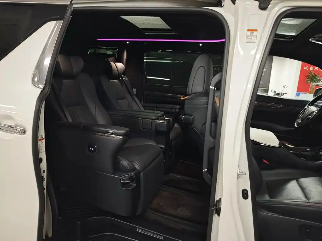 Toyota Vellfire 2025 из CN, фото 8