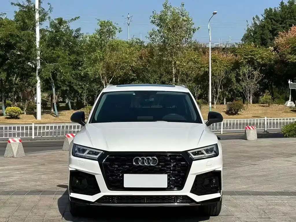 Audi Q5L — фото 2