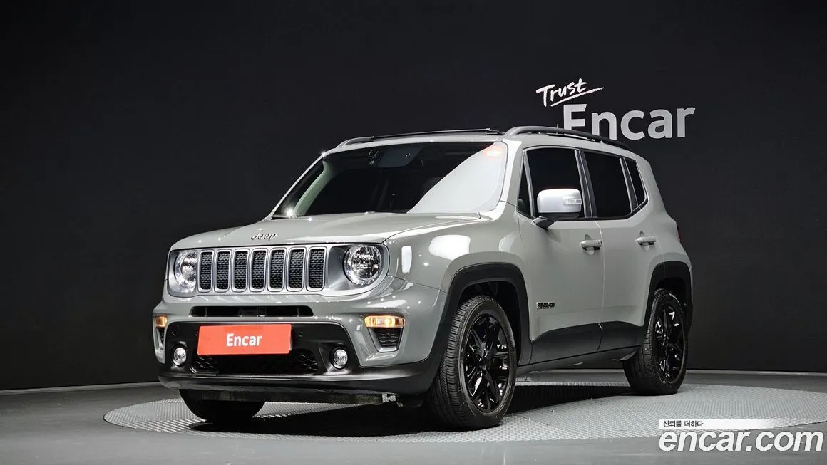 Jeep Renegade — фото 1