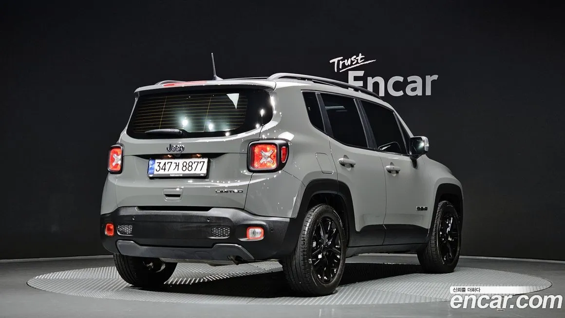 Jeep Renegade — фото 2