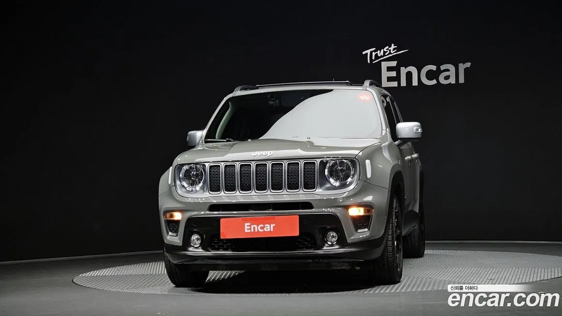 Jeep Renegade — фото 3