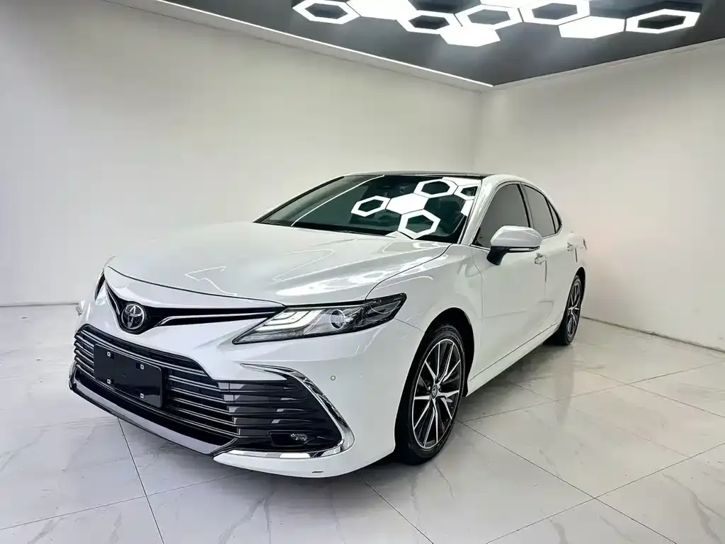 Toyota Camry 2022 из CN, фото 1
