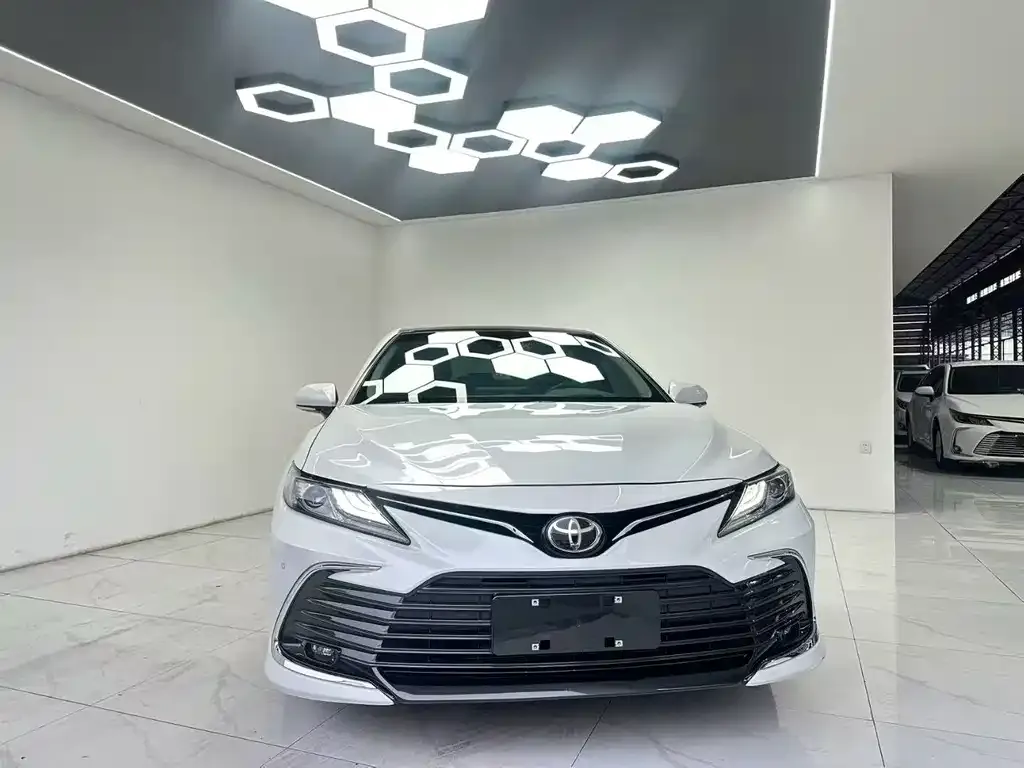 Toyota Camry 2022 из CN, фото 2