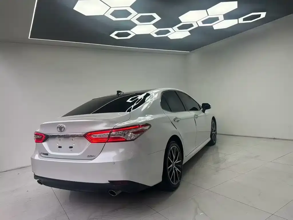 Toyota Camry 2022 из CN, фото 7