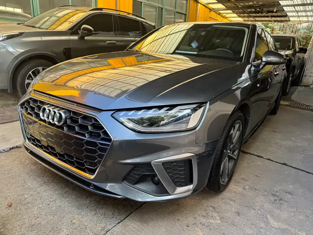 Audi A4L 2021 из CN, фото 1