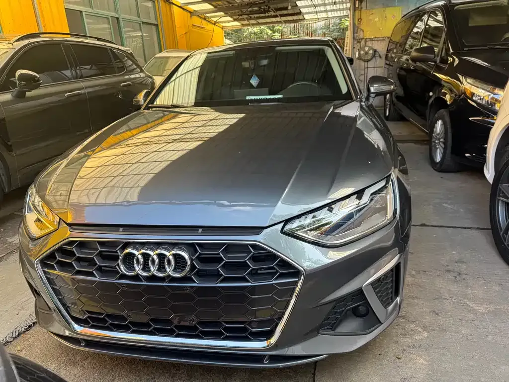 Audi A4L 2021 из CN, фото 2