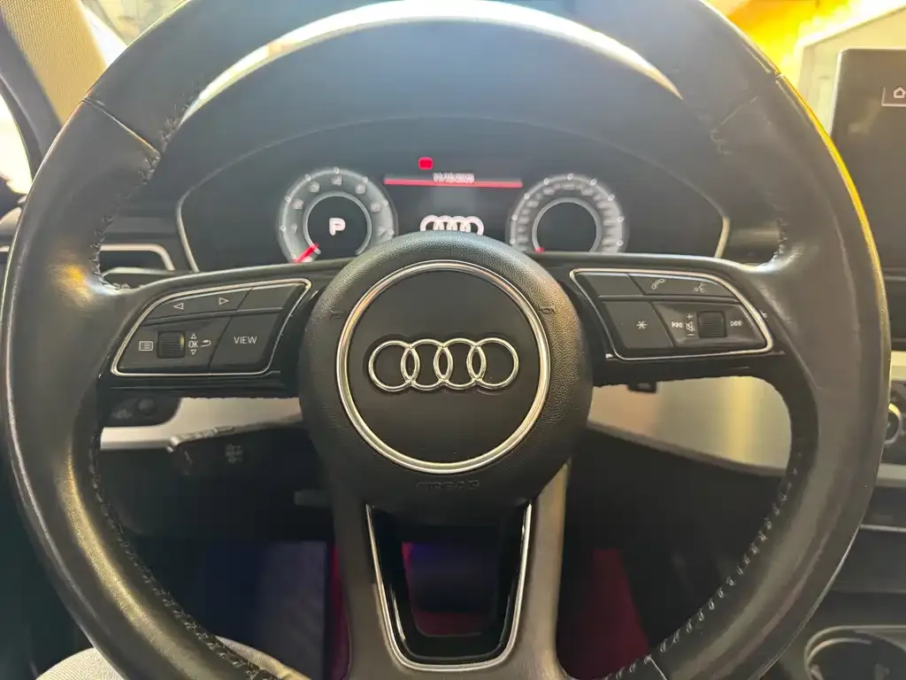 Audi A4L 2021 из CN, фото 5