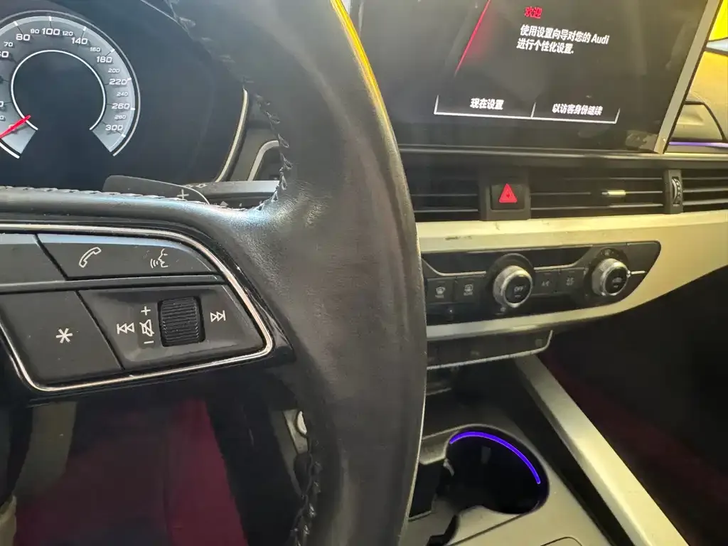 Audi A4L 2021 из CN, фото 6