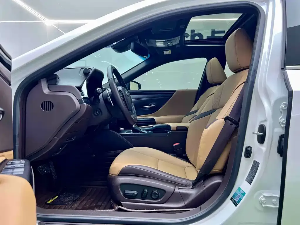 Lexus ES 2022 из CN, фото 4