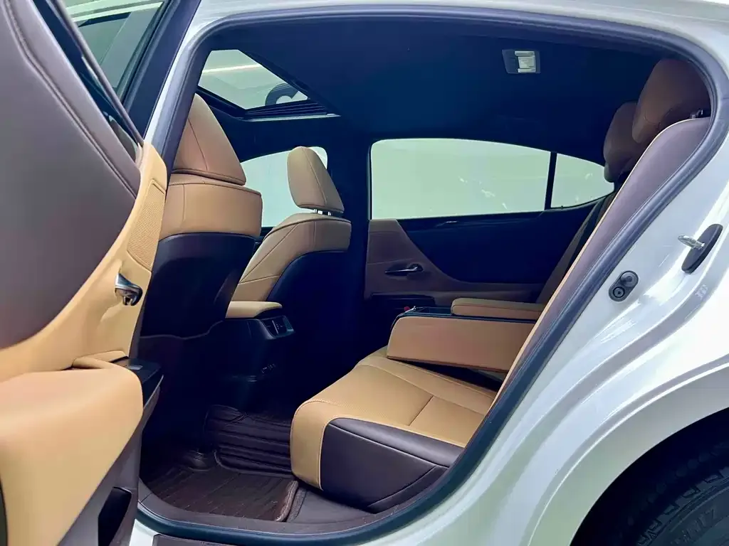 Lexus ES 2022 из CN, фото 6