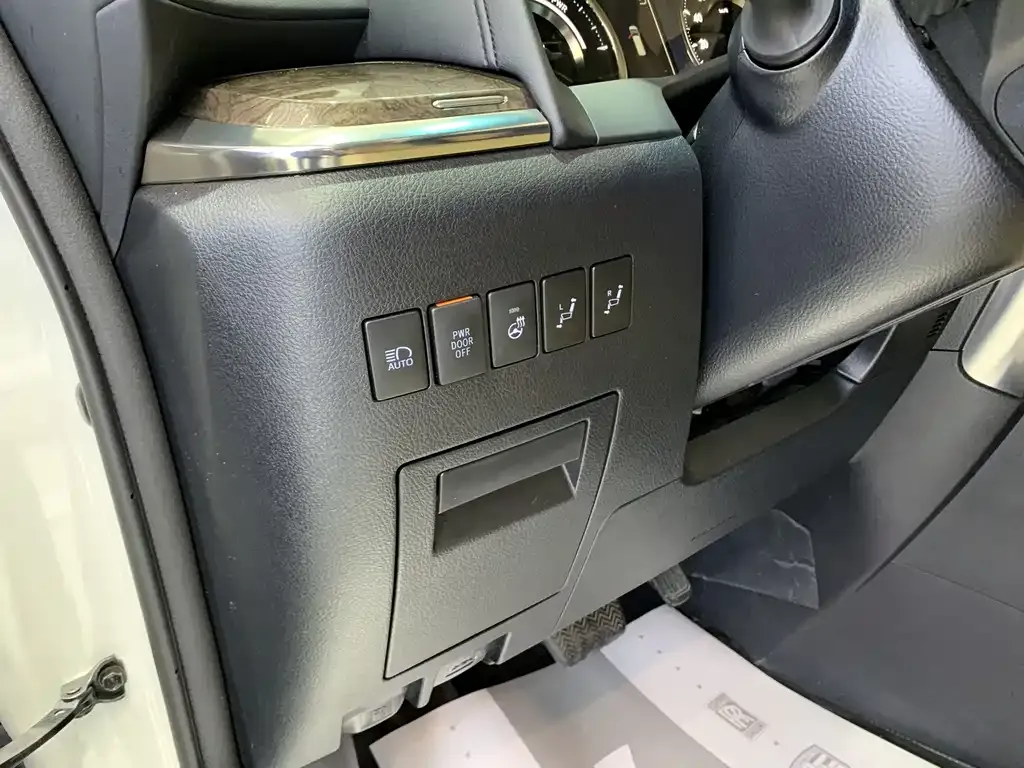 Toyota Alphard 2022 из CN, фото 10