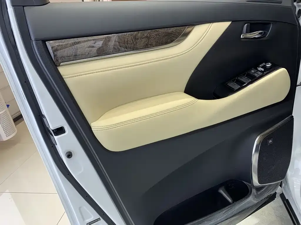Toyota Alphard 2022 из CN, фото 9