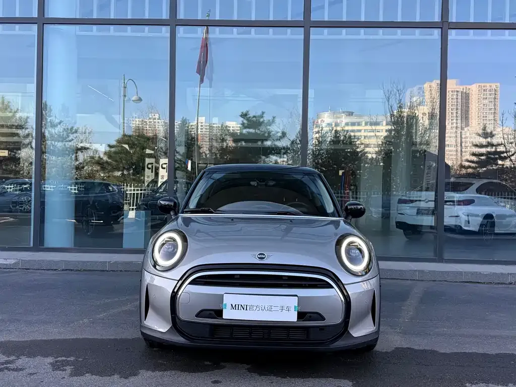 MINI Cooper (3-door) 2024 из CN, фото 2