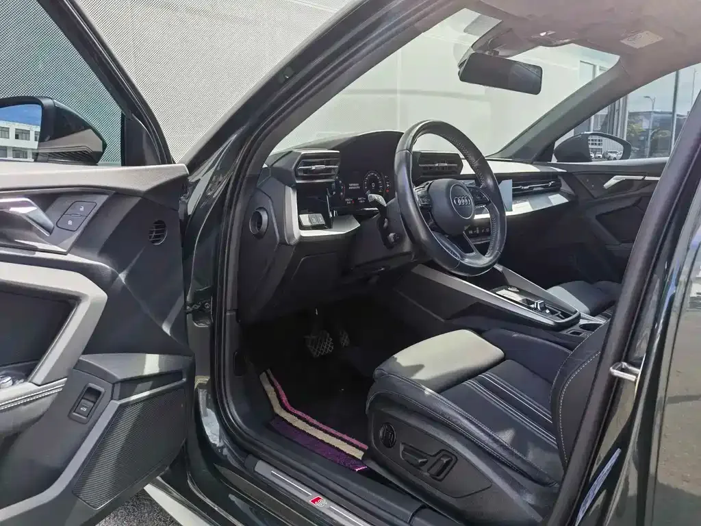Audi A3 2023 из CN, фото 9