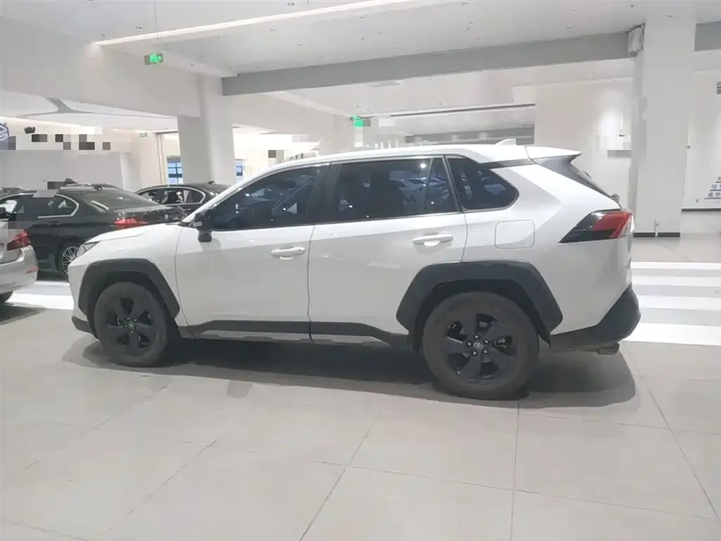 Toyota RAV4 2022 из CN, фото 5