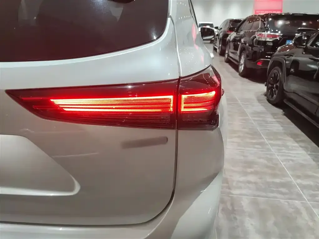 Toyota Highlander 2022 из CN, фото 8