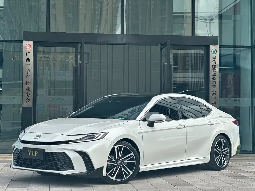 Toyota Camry 2024 из CN, фото 1