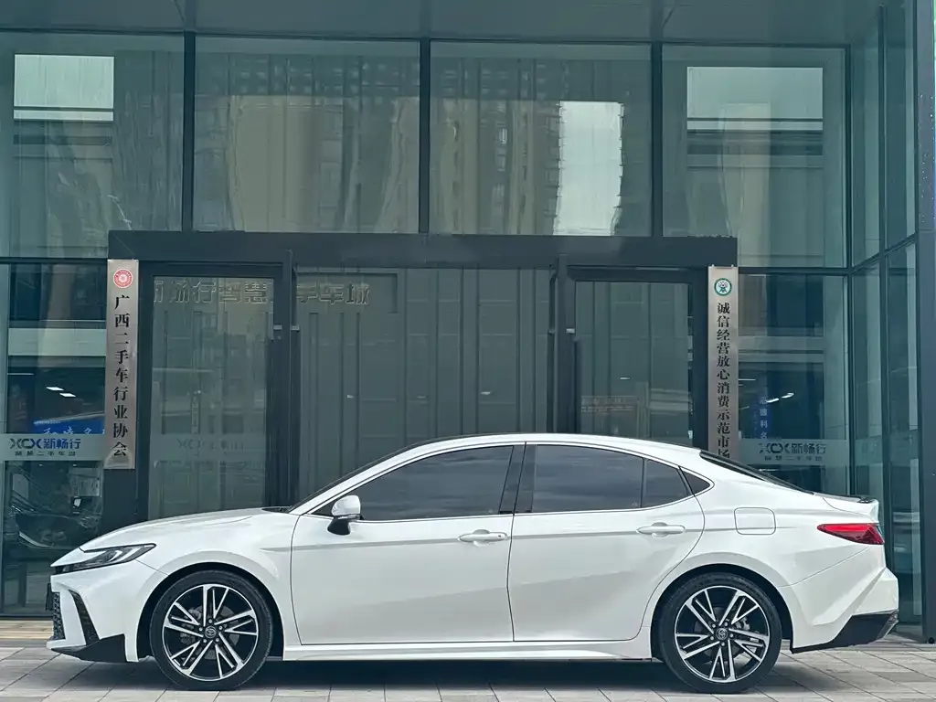 Toyota Camry 2024 из CN, фото 5