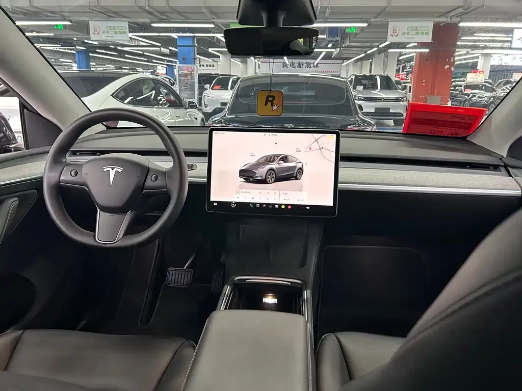 Tesla Model Y — фото 6