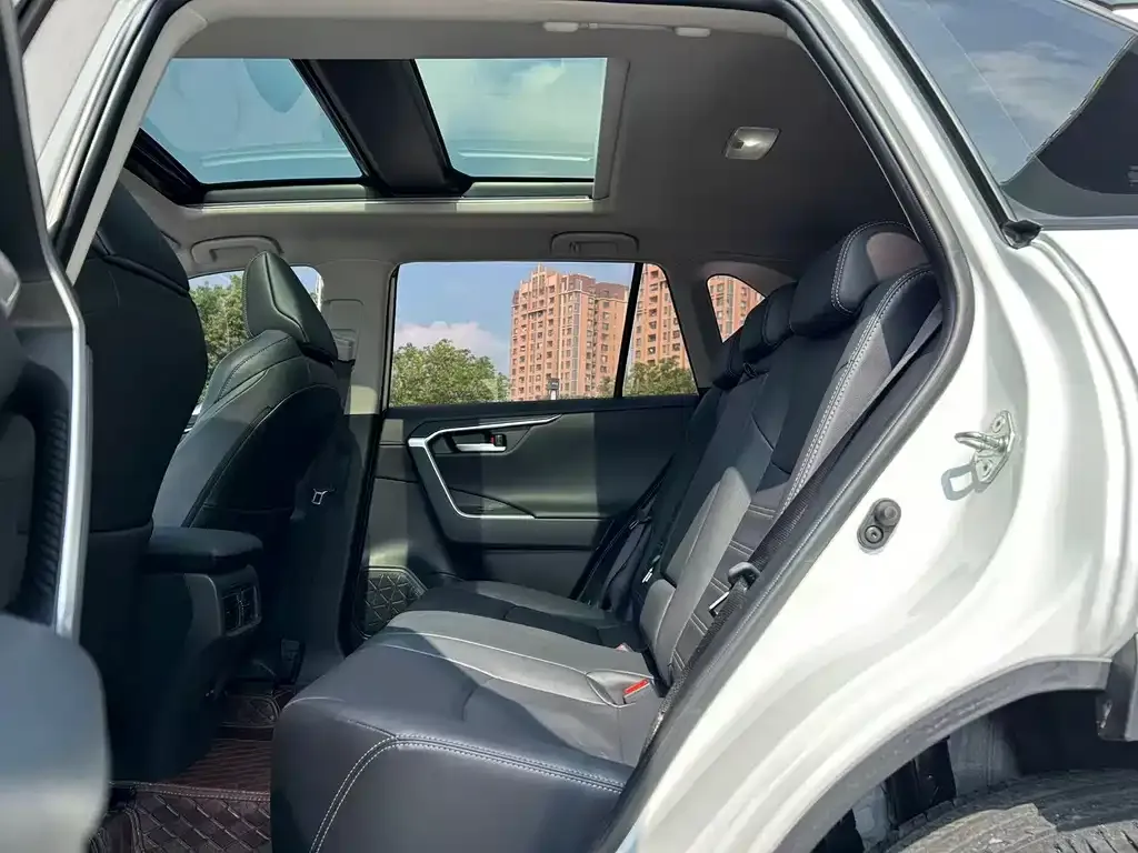 Toyota Wildlander 2024 из CN, фото 7